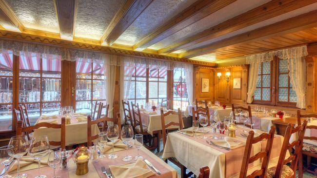 Petit Helvetia Budget Hotel Zermatt Exterior foto